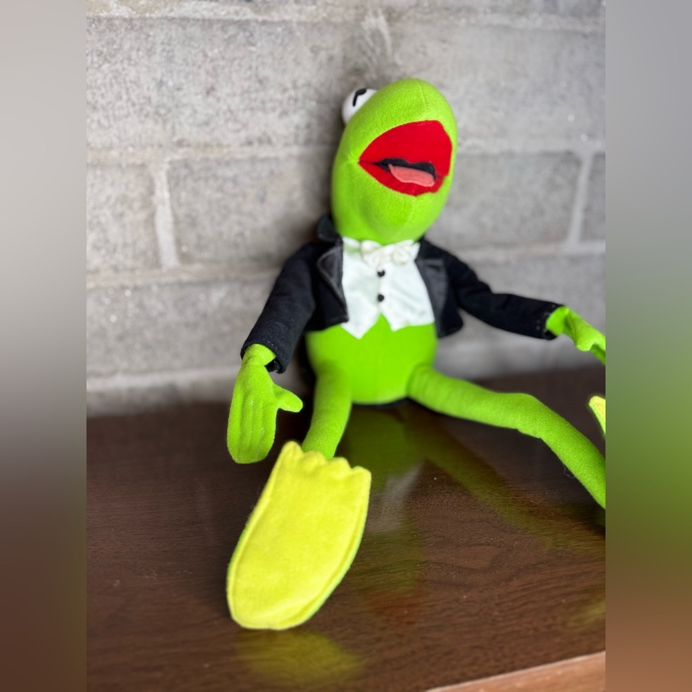 Plush Frog Character Toy - Bright Green Kermit-Style Plush - Picture 7 of 11